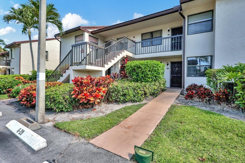 Photo of 7650 Tahiti Lane #102, Lake Worth, FL 33467 (MLS # F10489842)
