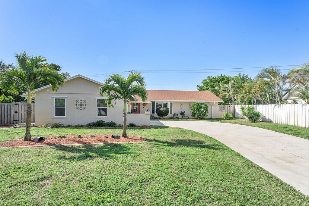 Photo of 1289 Anhinga Drive, Wellington, FL 33414 (MLS # R11156913)