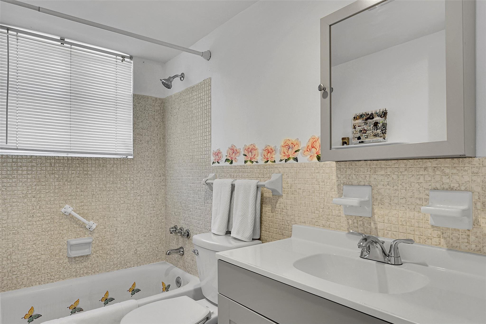 Pompano Beach, Florida 33060, United States, 2 Bedrooms Bedrooms, ,2 BathroomsBathrooms,Residential,Active,209662