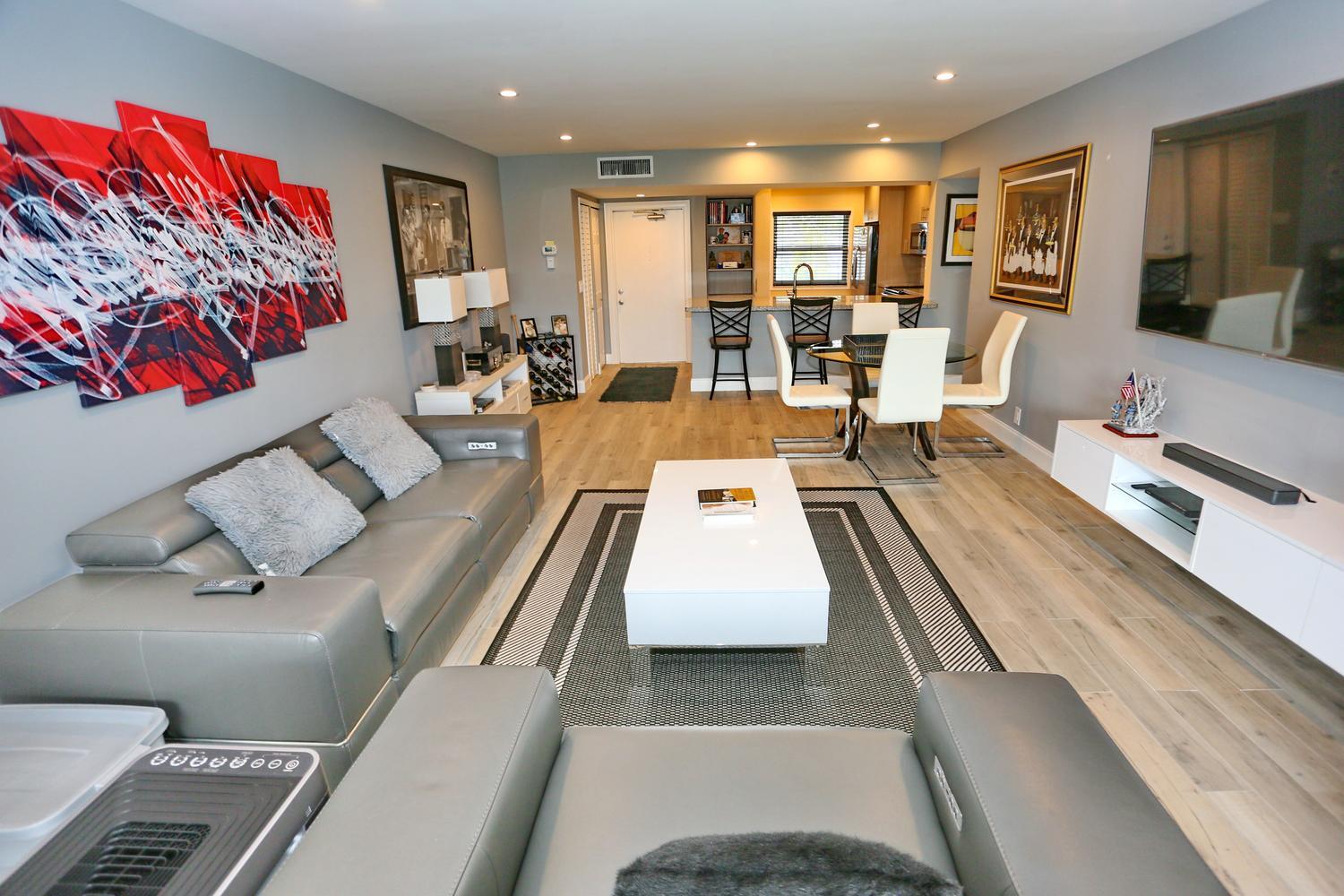 VILLAGES OF ORIOLE DEAUVILLE CONDO - Residential