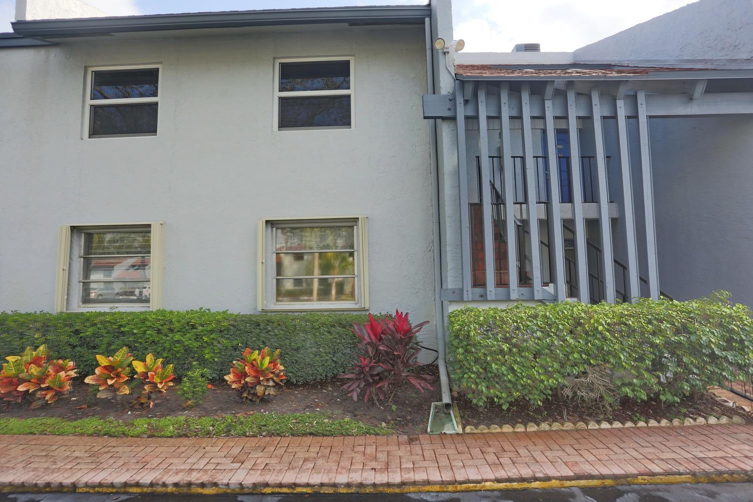 VILLAGES OF ORIOLE DEAUVILLE CONDO - Residential