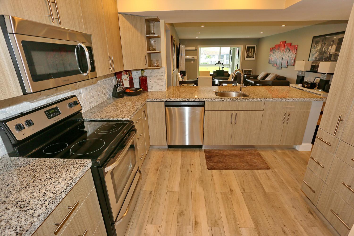 VILLAGES OF ORIOLE DEAUVILLE CONDO - Residential