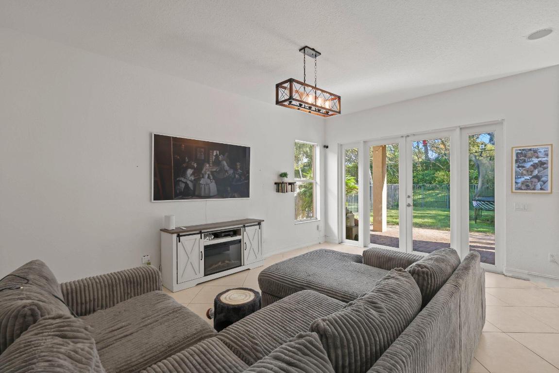 CANYON ISLES 3 - Residential