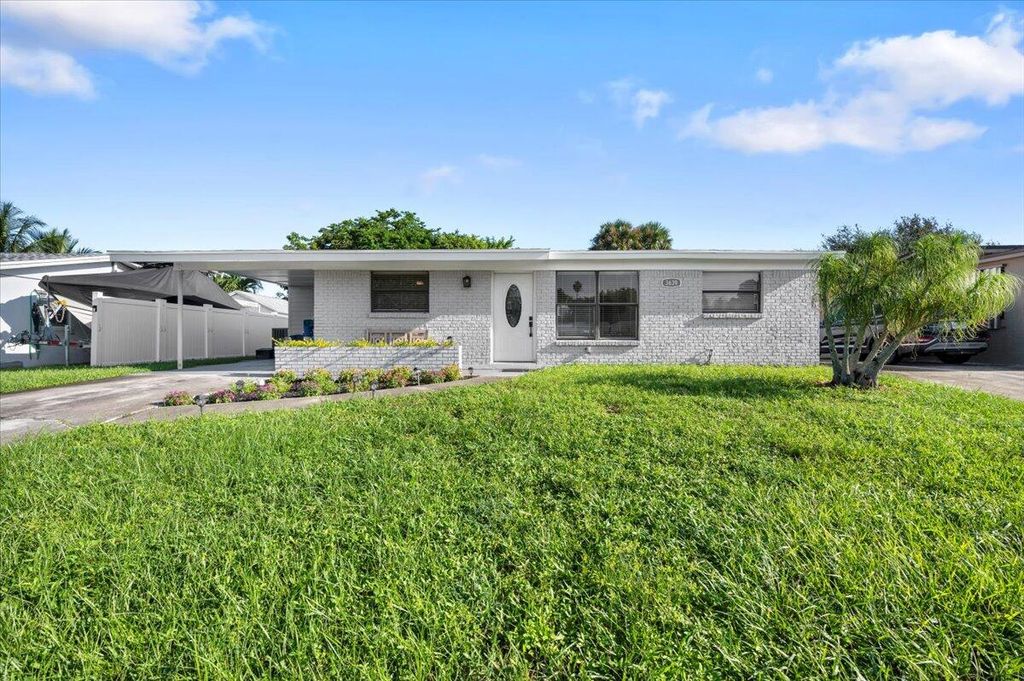 Photo of 3639 Gull Road, Palm Beach Gardens, FL 33410 (MLS # R11023049)