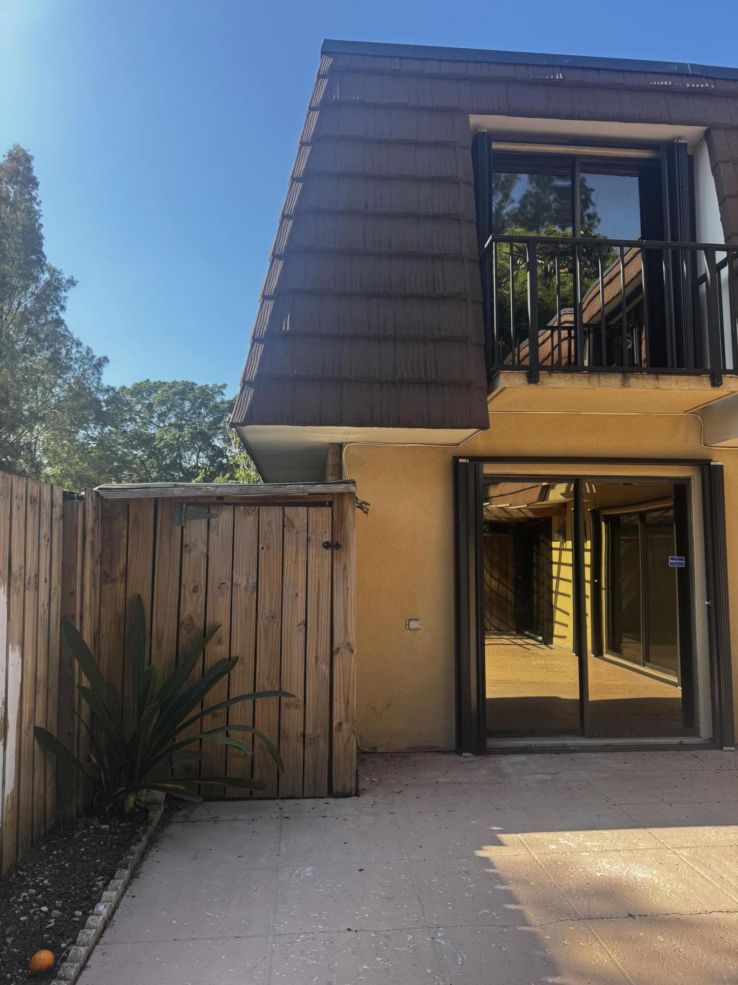 GARDEN LAKES AND GARDEN S - Residential Lease