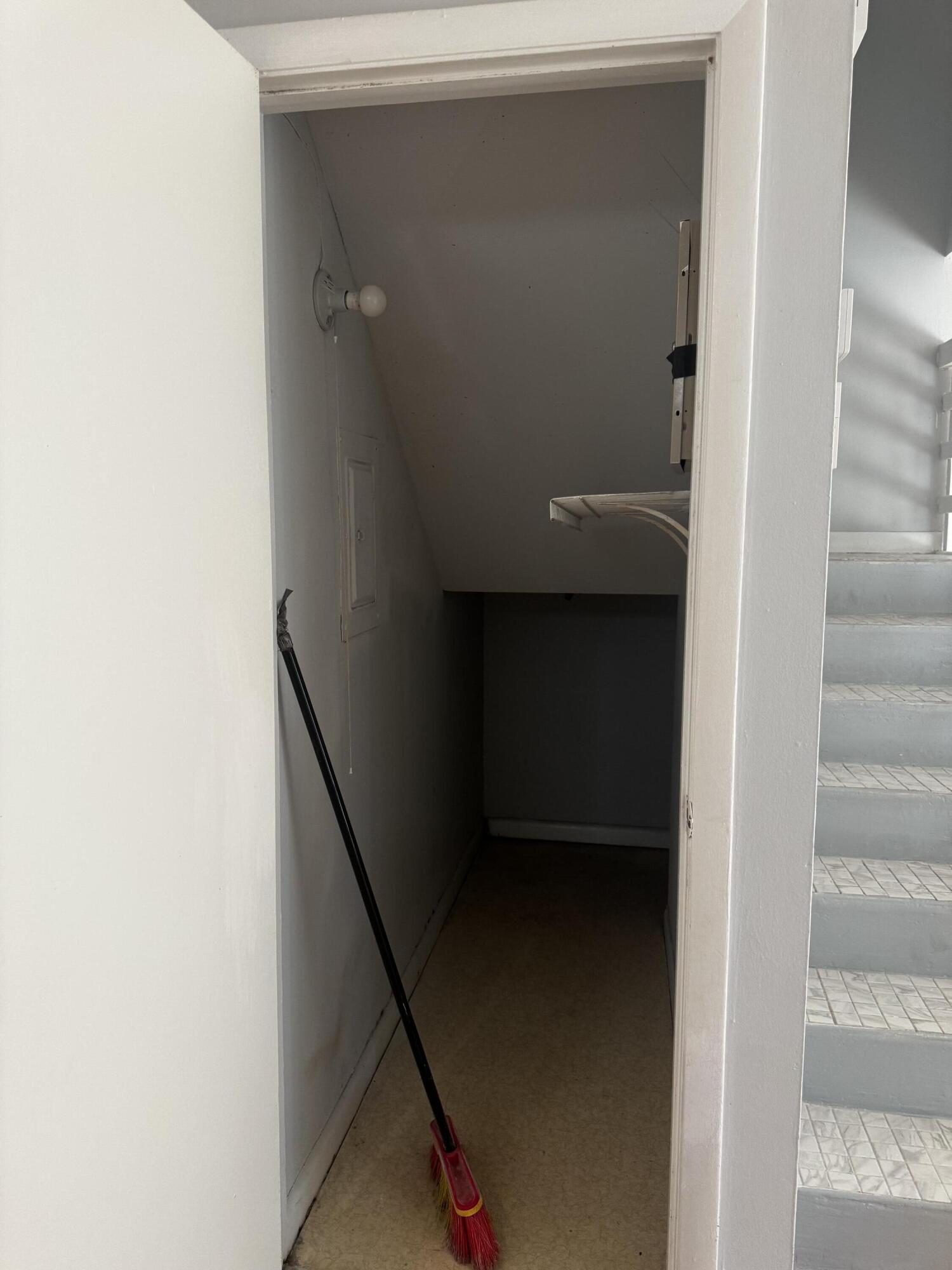 GARDEN LAKES AND GARDEN S - Residential Lease