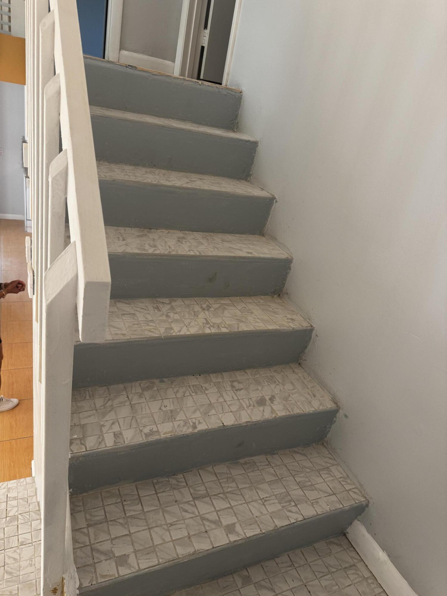 GARDEN LAKES AND GARDEN S - Residential Lease