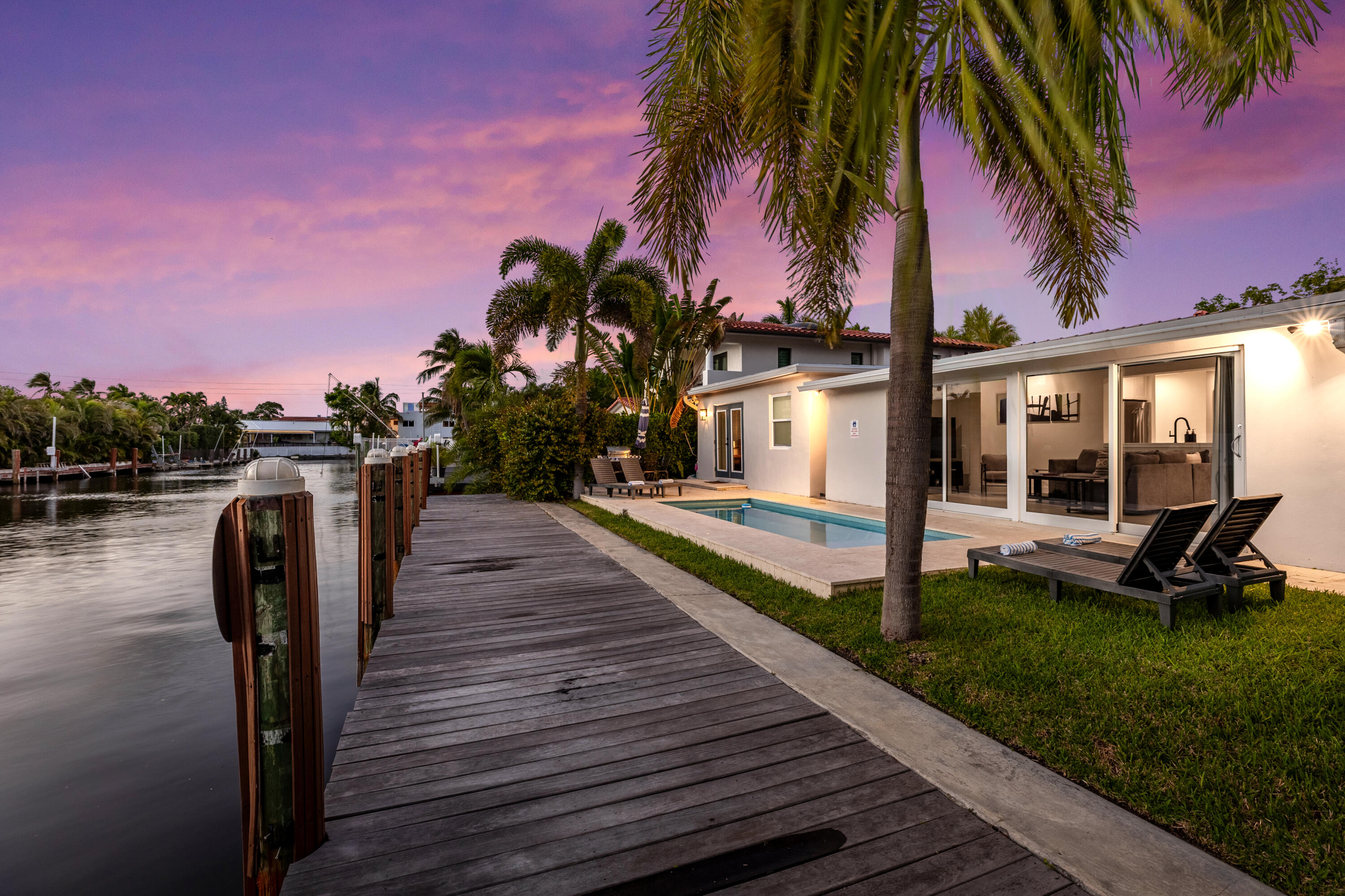 MIDDLE RIVER MANOR - Residential