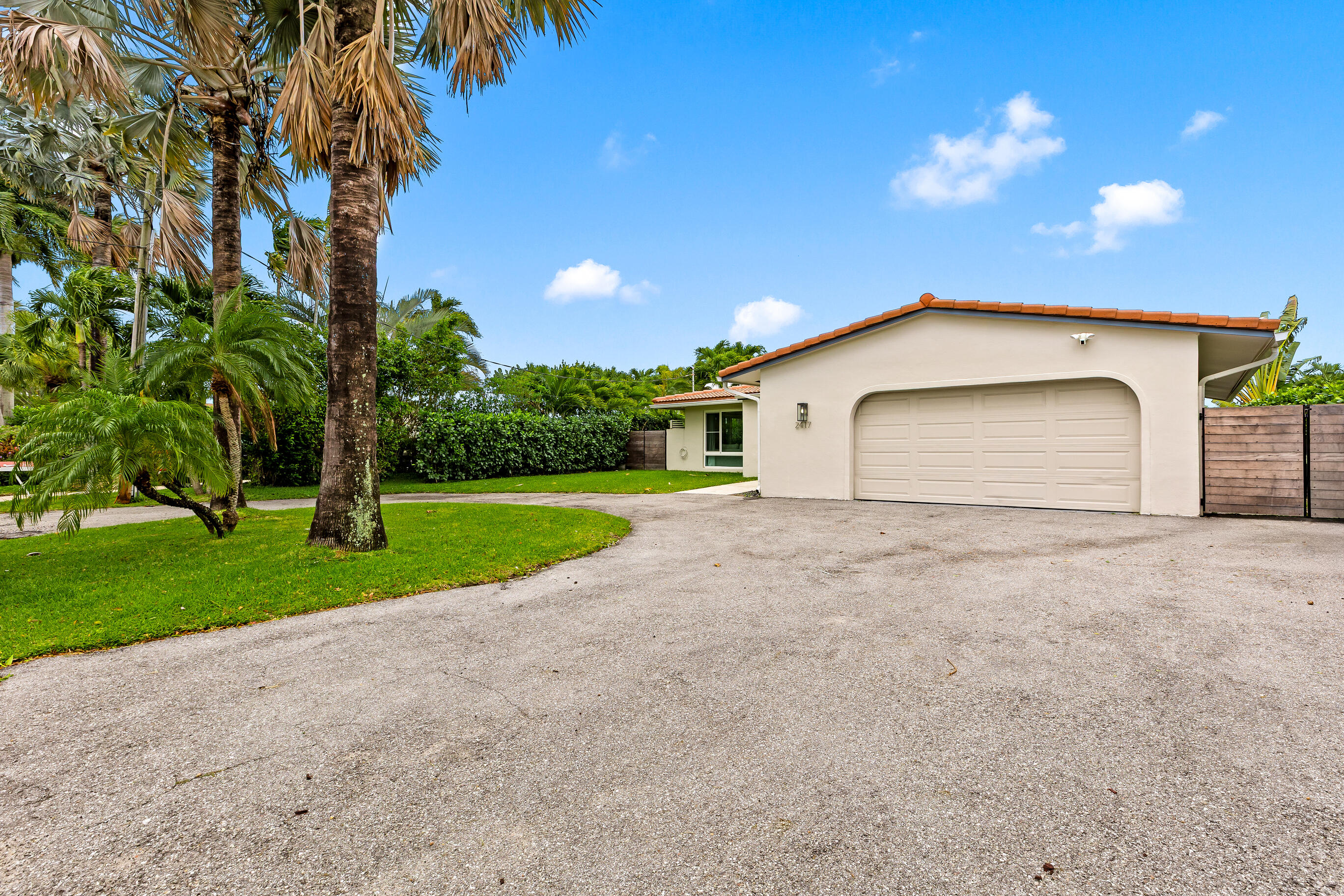 MIDDLE RIVER MANOR - Residential