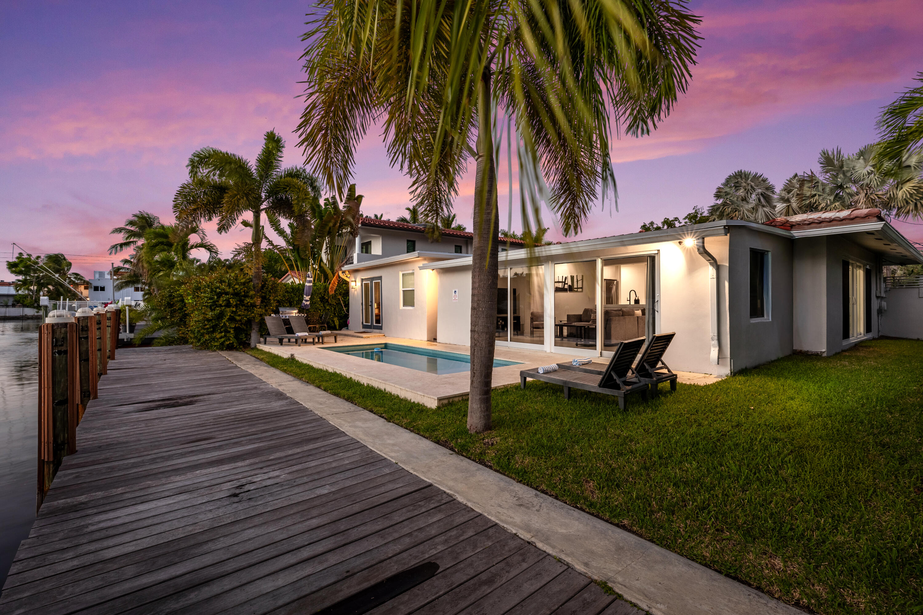 MIDDLE RIVER MANOR - Residential