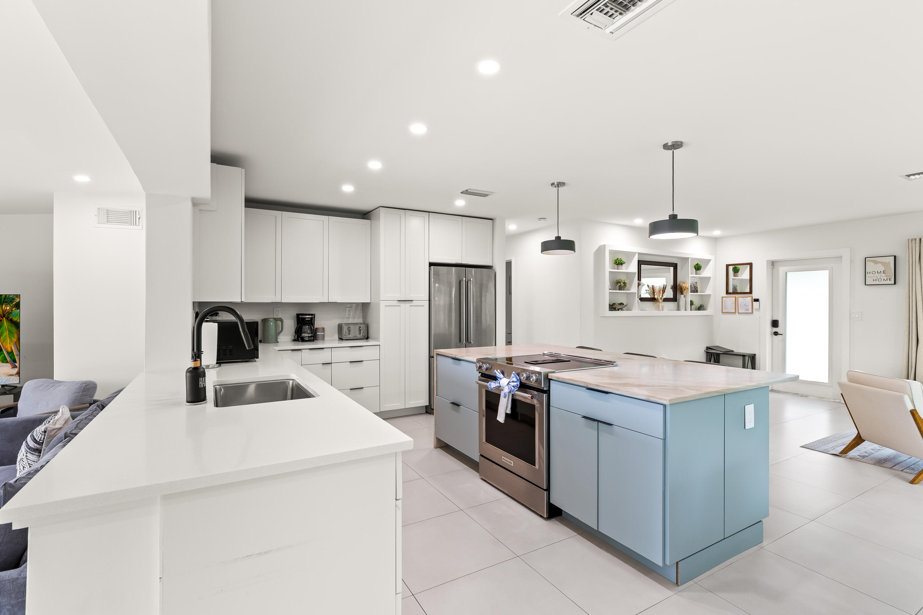 MIDDLE RIVER MANOR - Residential