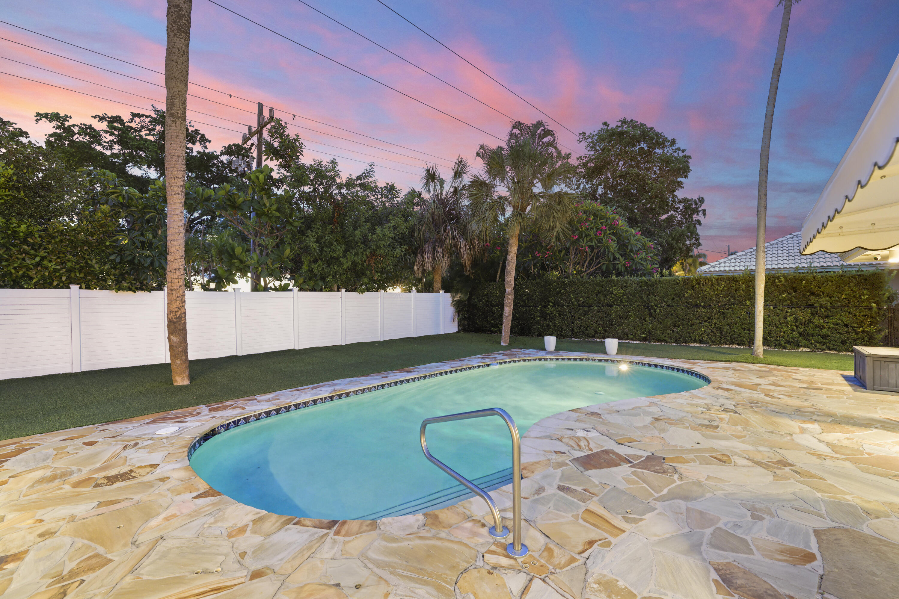 View photos, virtual tours, details... 621 Apple Tree Lane