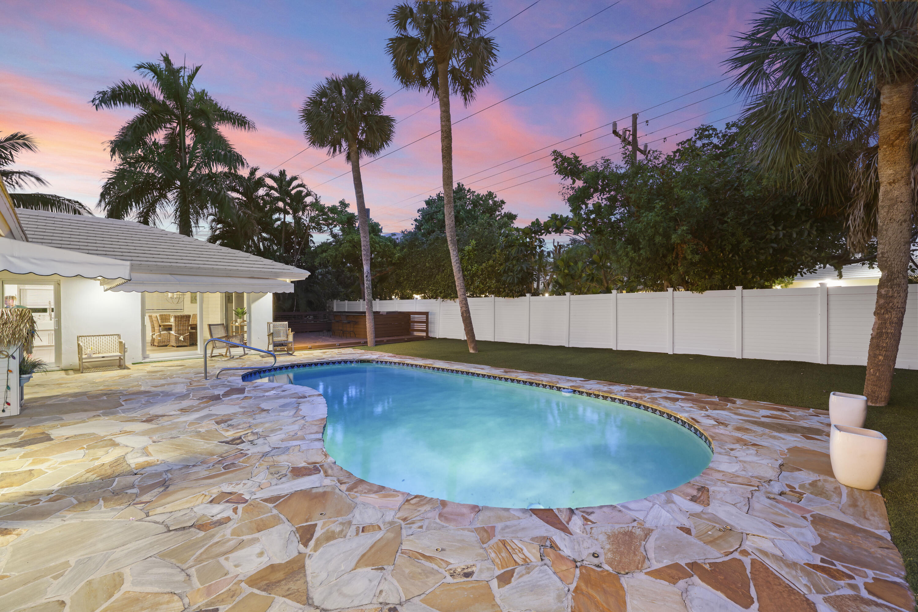 View photos, virtual tours, details... 621 Apple Tree Lane