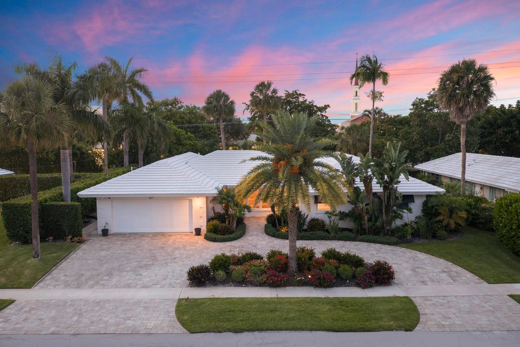 Photo of 621 Apple Tree Lane, Boca Raton, FL 33486 (MLS # B26034248)