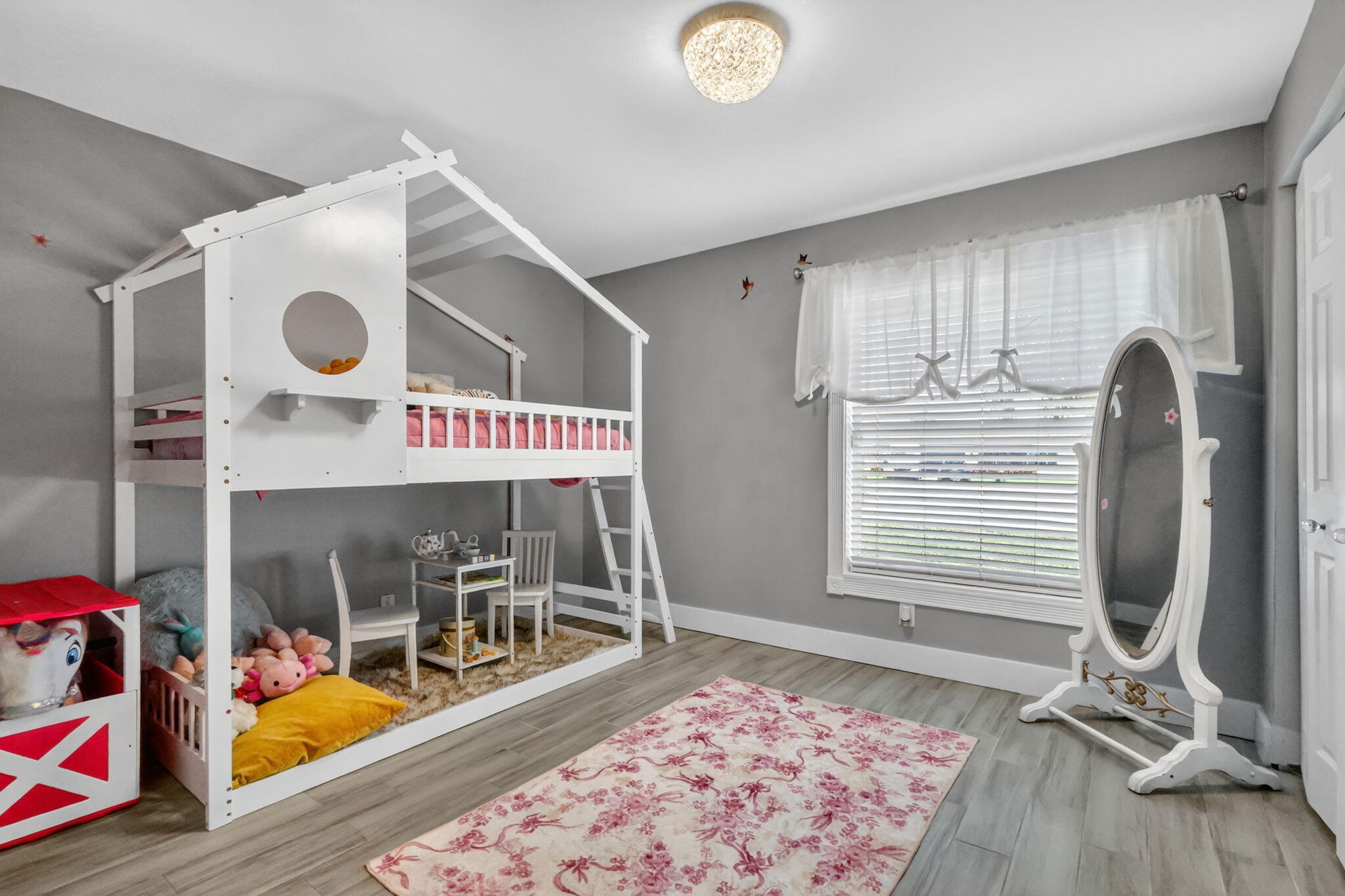 LAKES OF SHERBROOKE - Residential