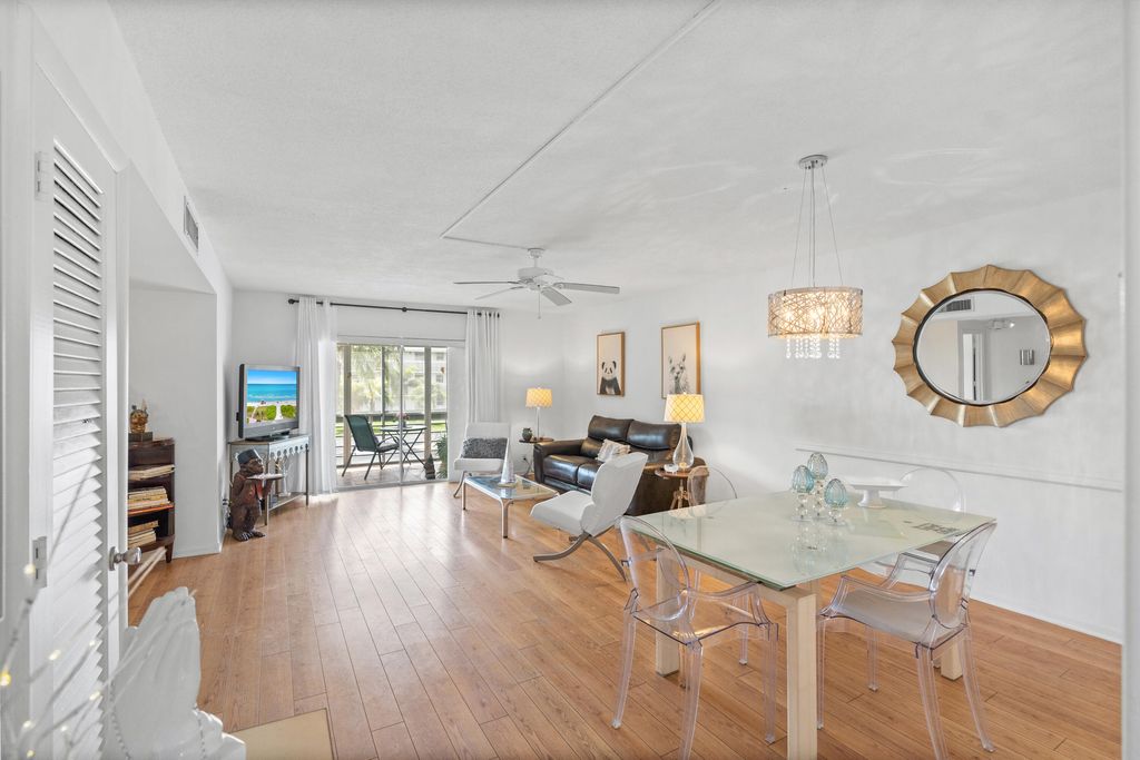 Photo of 25 SE 13th Street #B3, Boca Raton, FL 33432 (MLS # B26014837)