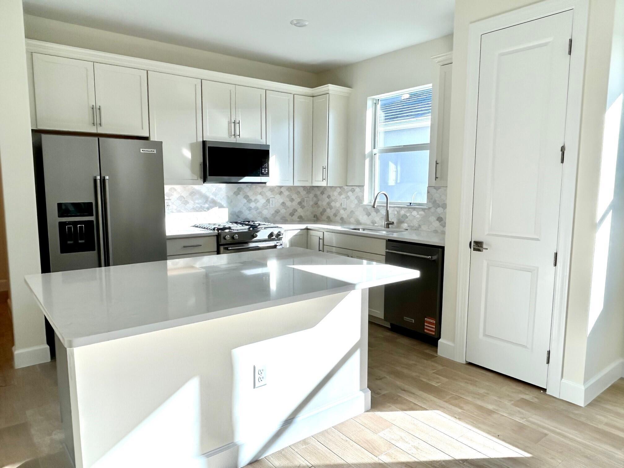 COSTA POINTE - Residential