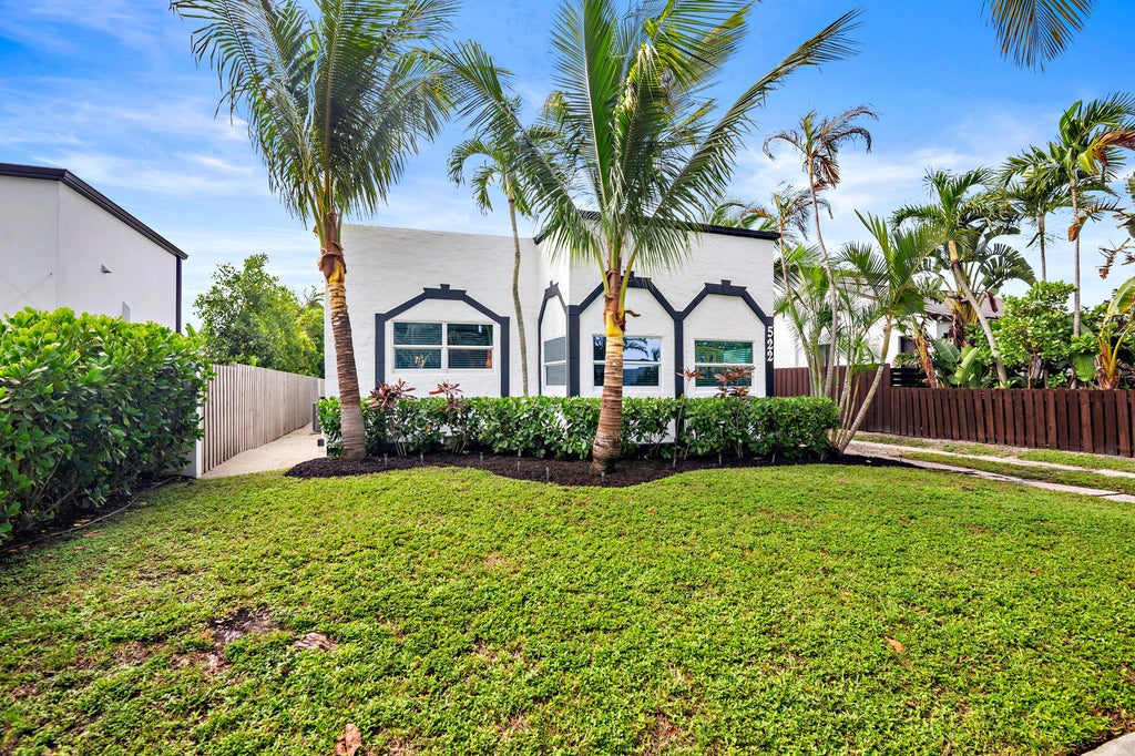 Photo of 522 Upland Road, West Palm Beach, FL 33401 (MLS # B26084406)