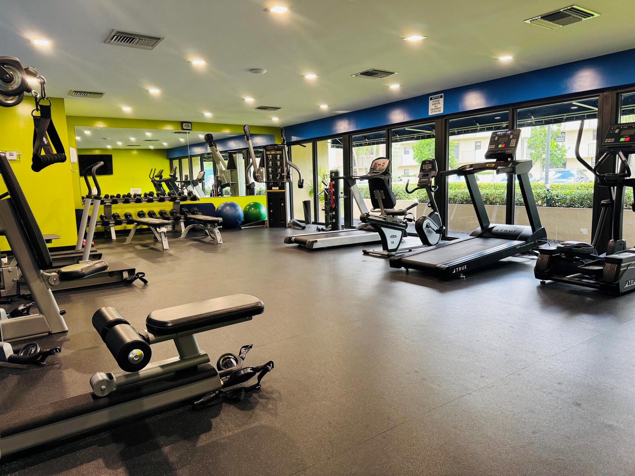 DEER CREEK COUNTRY CLUB - Residential Lease