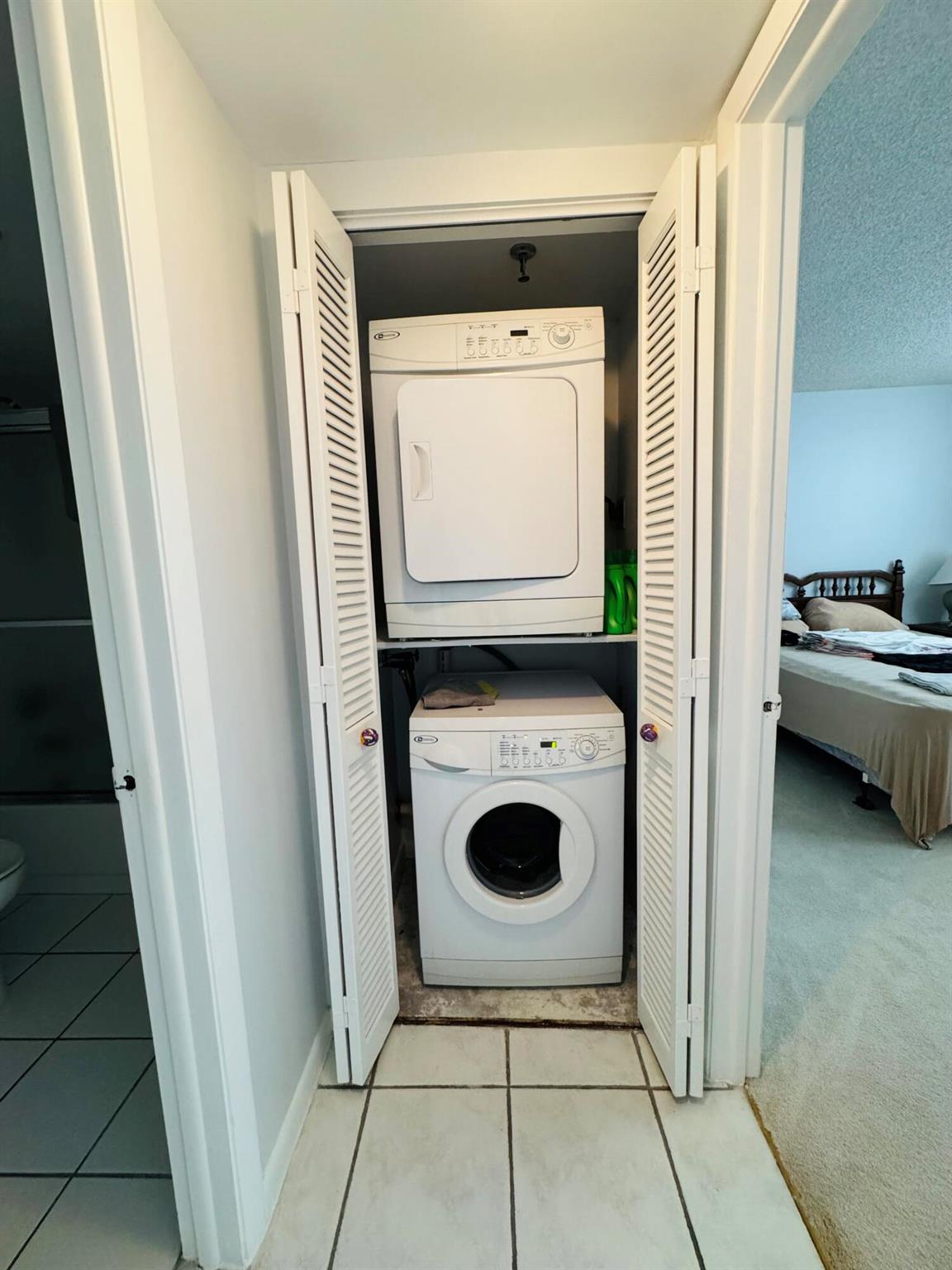 DEER CREEK COUNTRY CLUB - Residential Lease