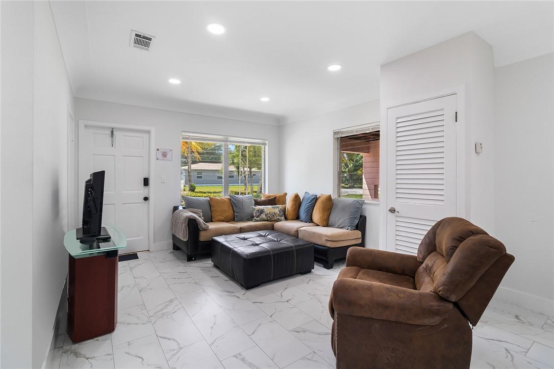 EDGEWOOD - Residential Lease