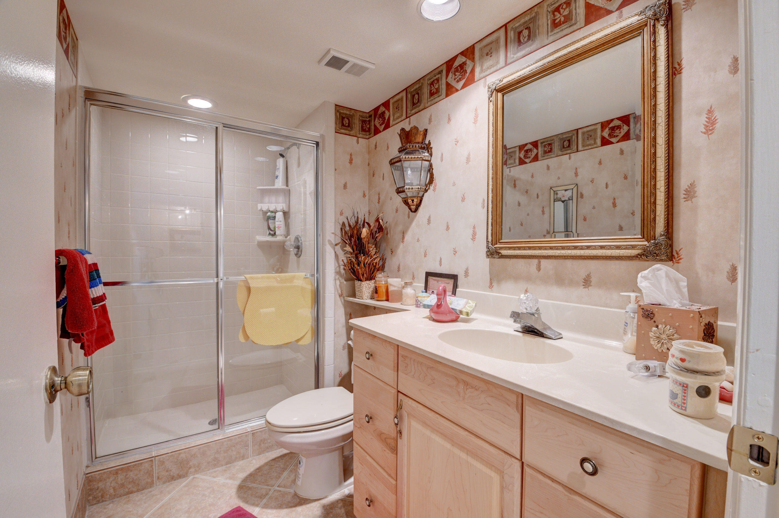 GLENEAGLES CONDO III - Residential Lease