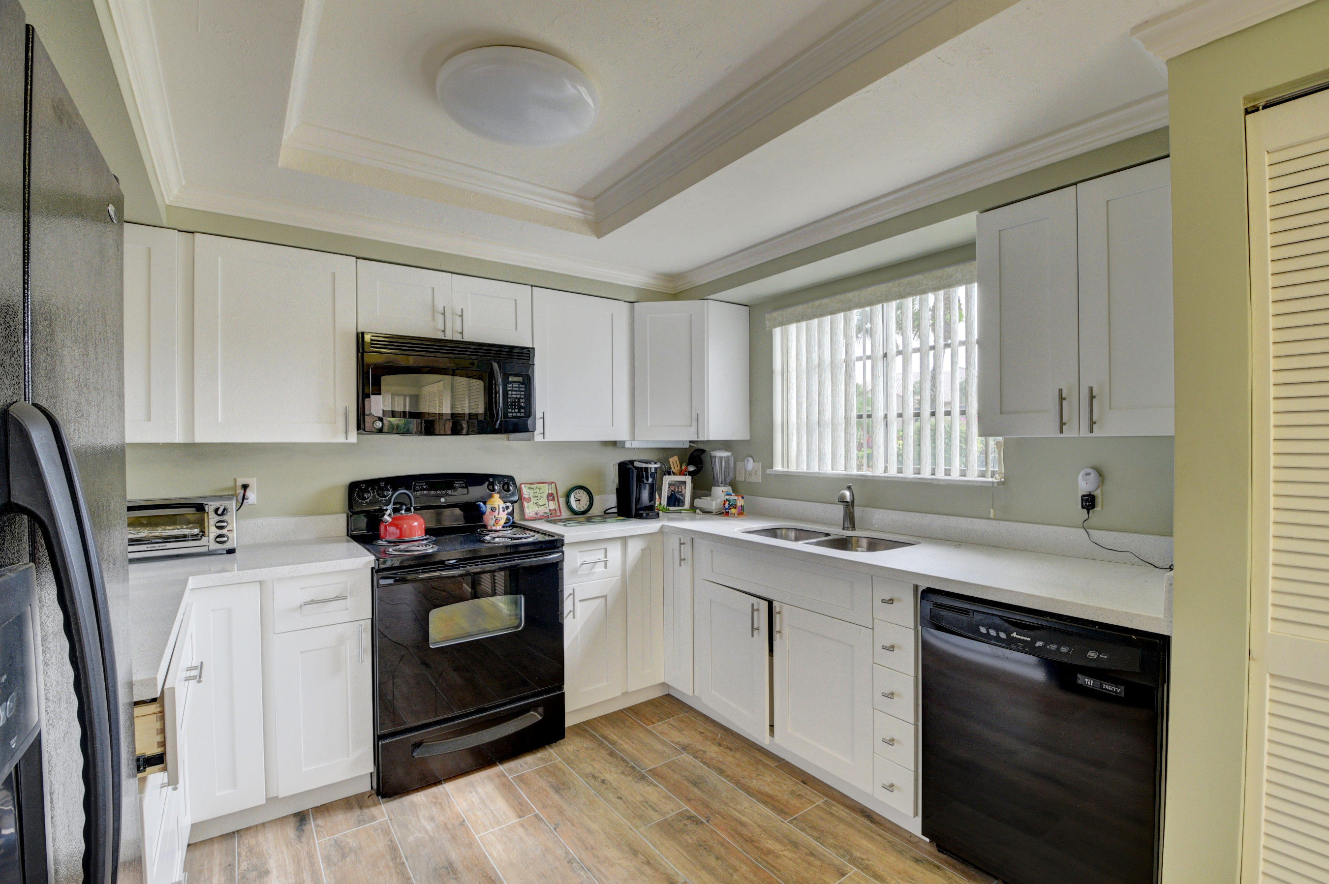 GLENEAGLES CONDO III - Residential Lease