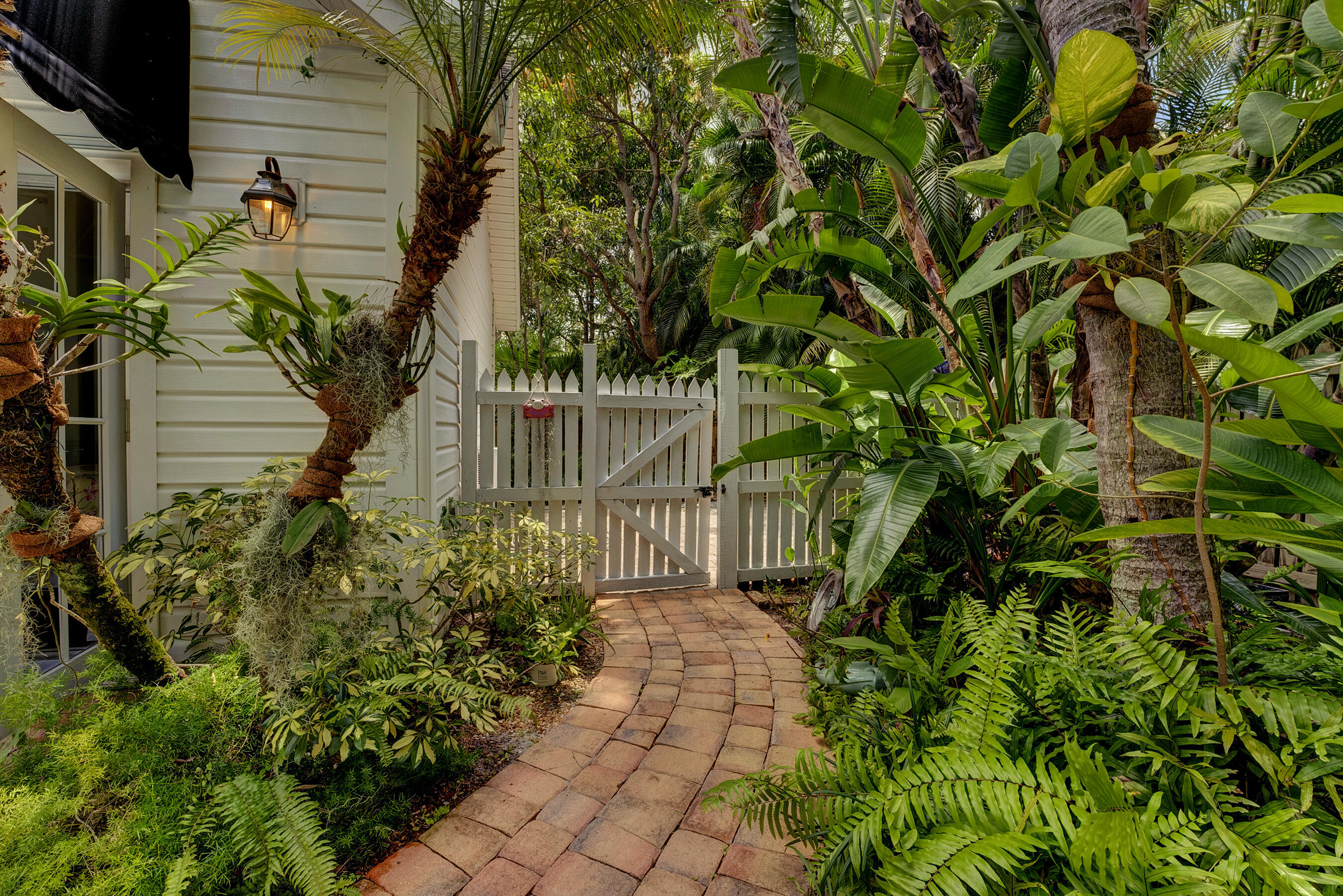 DELRAY TOWN OF - Residential Lease