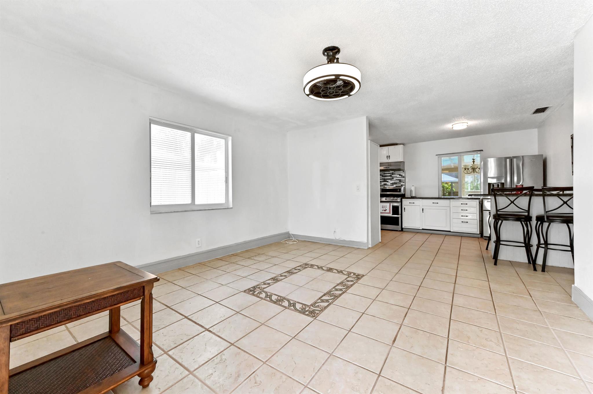 5574 Lake Geneva Drive, Lake Worth, FL, 33461/$499,900 4 5574 Lake Geneva Drive