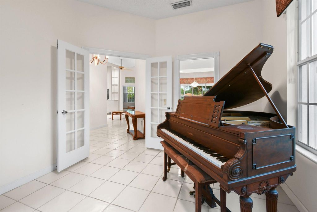 Photo of 424 Kelsey Park Drive, Palm Beach Gardens, FL 33410 (MLS # R11118289)