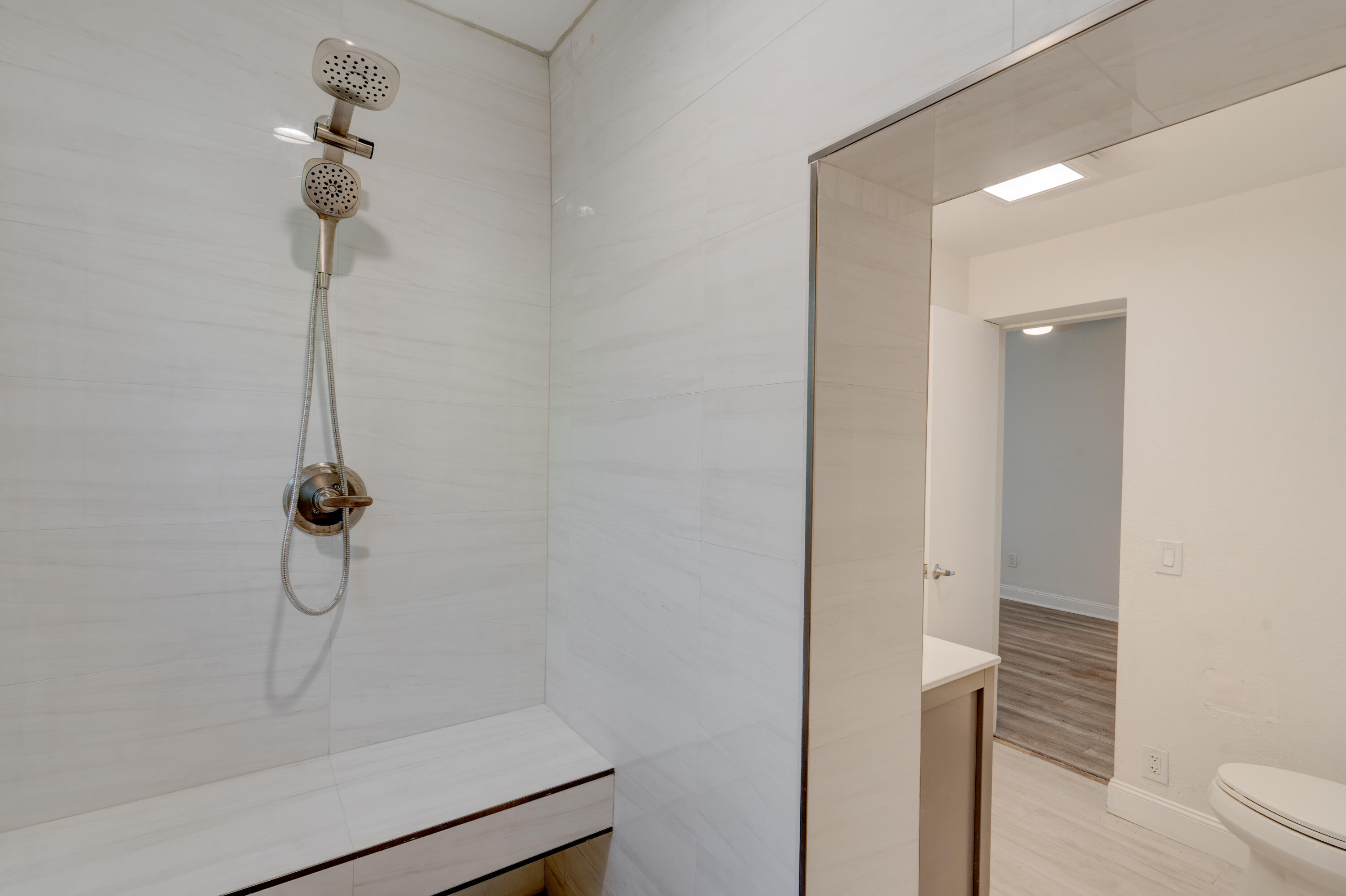 HILLSBORO SHORES SEC B - Residential Lease