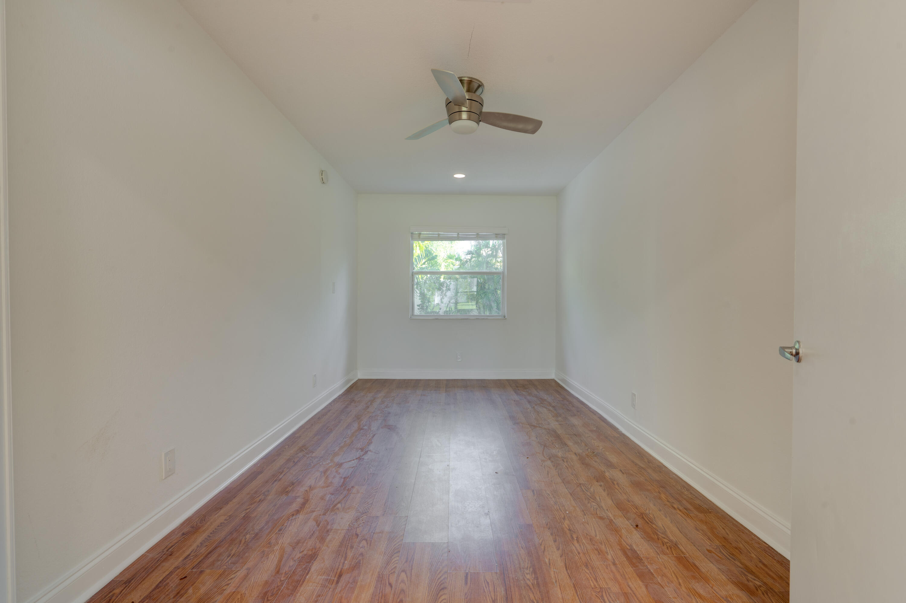 HILLSBORO SHORES SEC B - Residential Lease