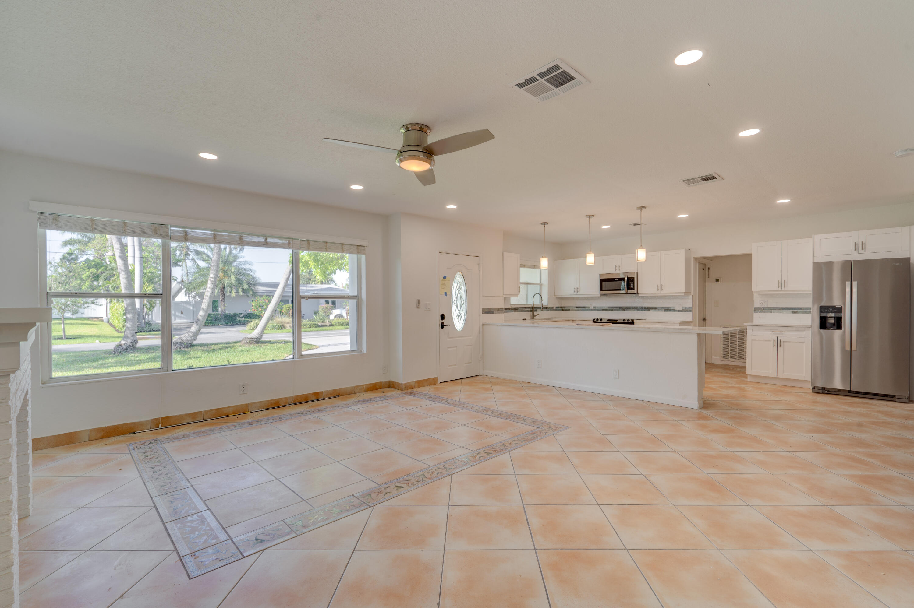 HILLSBORO SHORES SEC B - Residential Lease