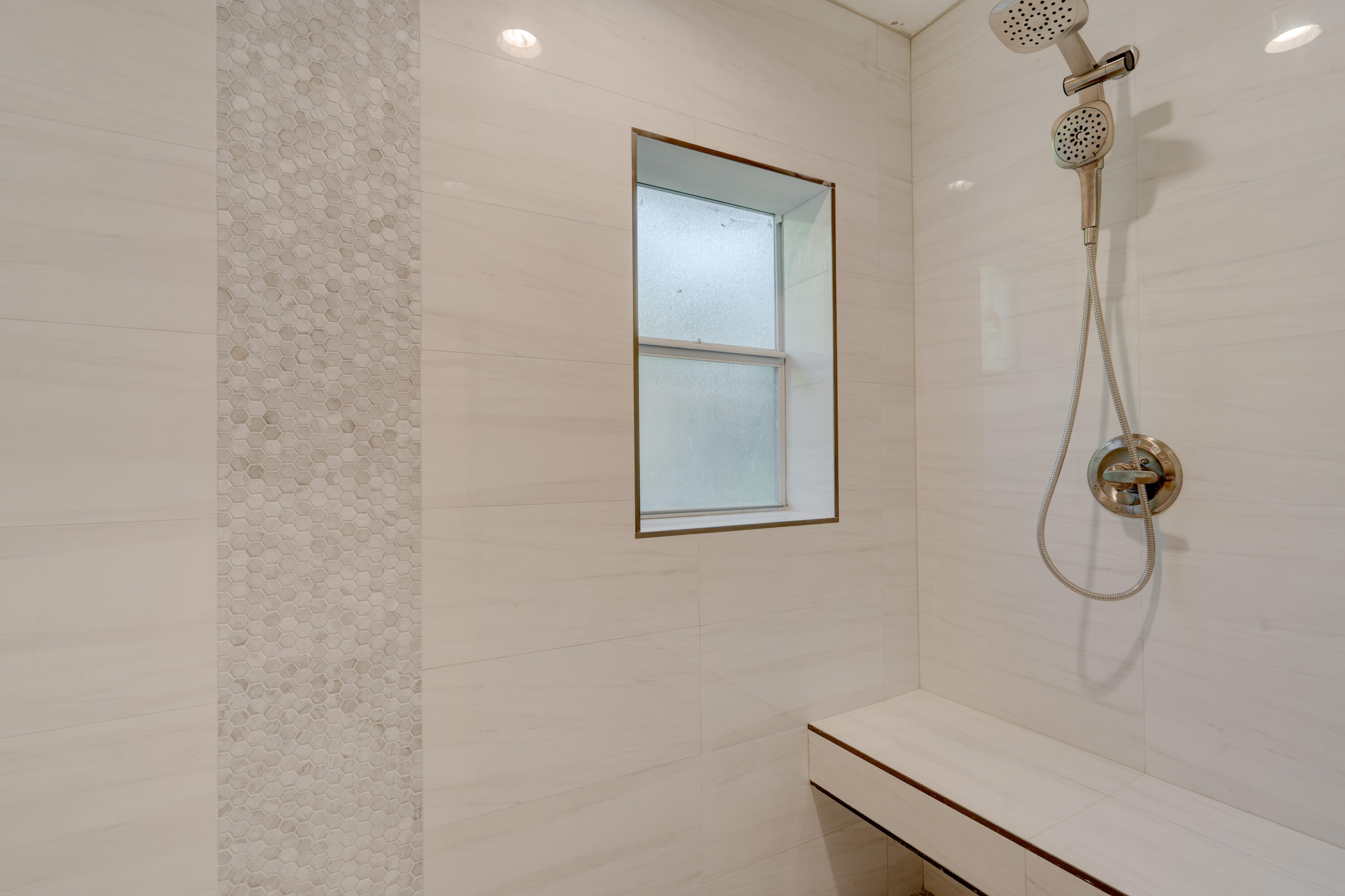 HILLSBORO SHORES SEC B - Residential Lease