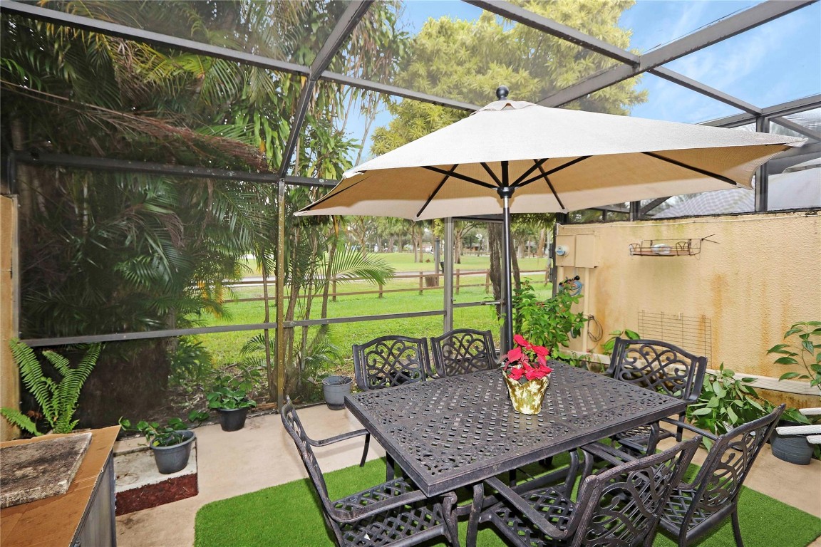 Villa Central - Residential