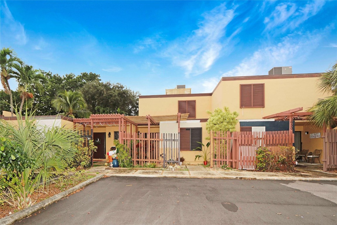 Villa Central - Residential