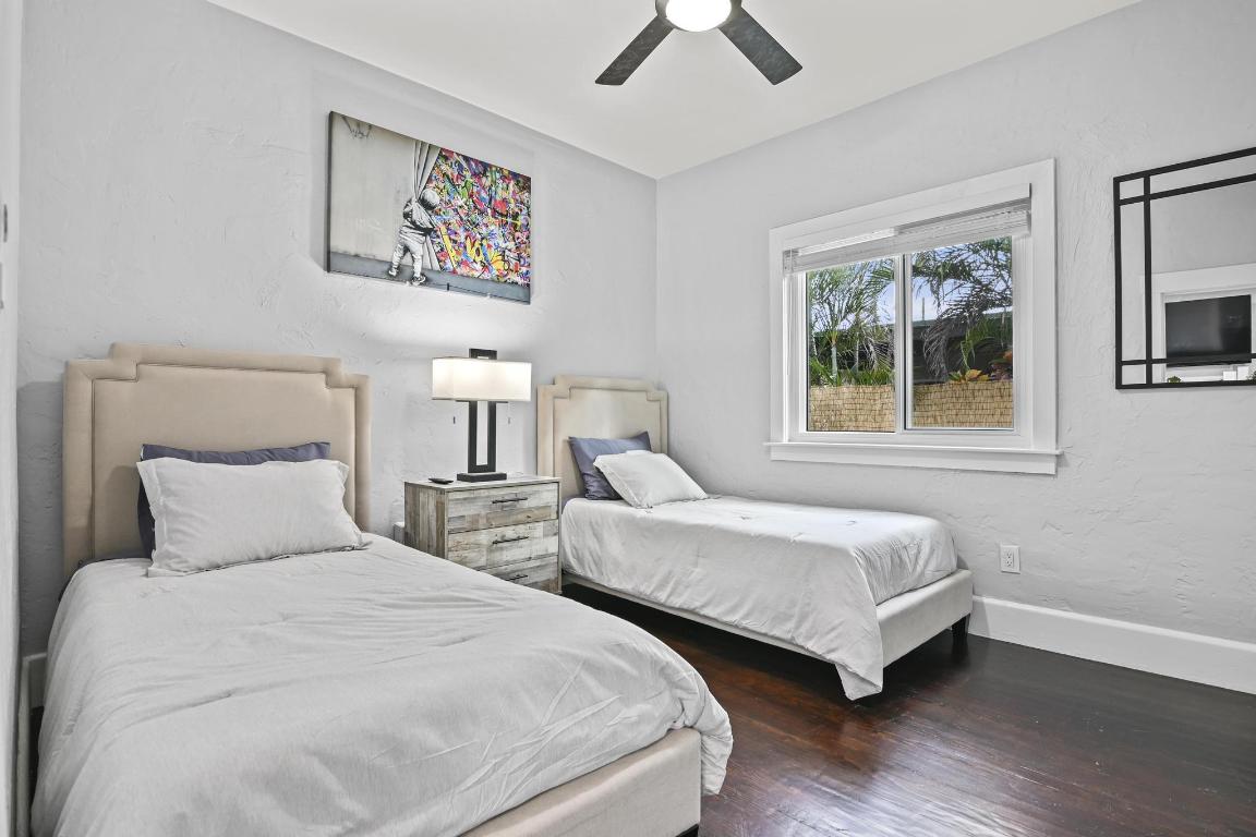 ESTATES OF SOUTH PALM BEACH - Residential Income