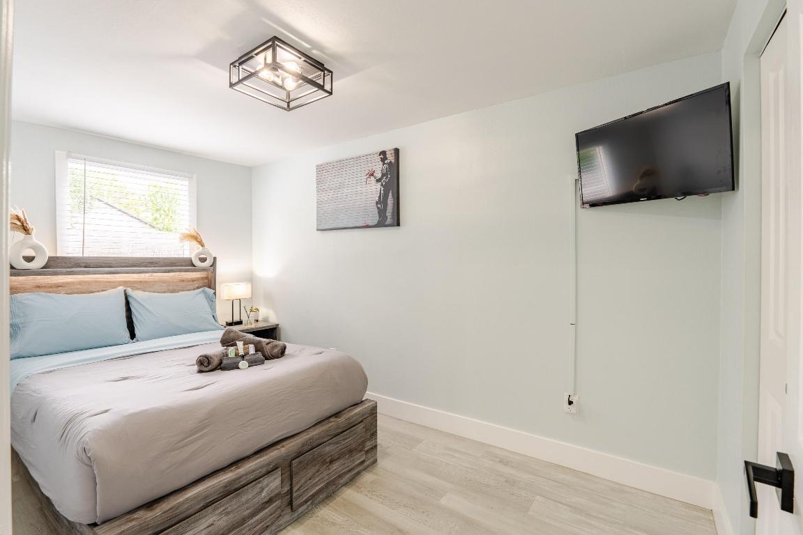 ESTATES OF SOUTH PALM BEACH - Residential Income