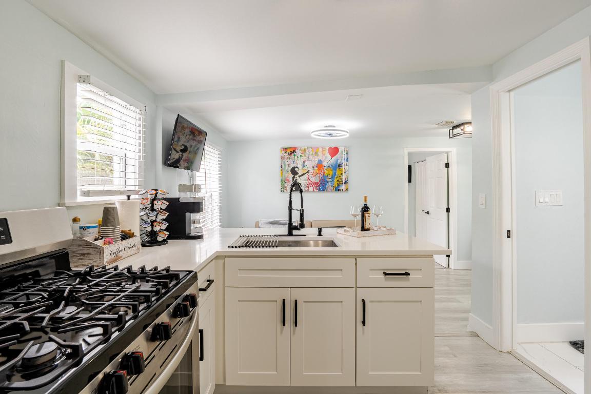 ESTATES OF SOUTH PALM BEACH - Residential Income