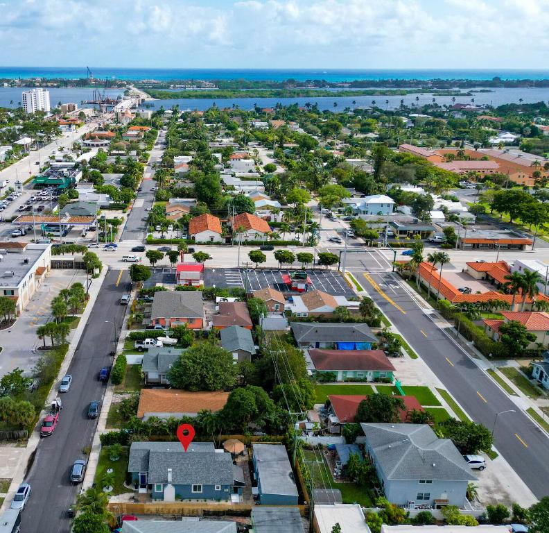 ESTATES OF SOUTH PALM BEACH - Residential Income