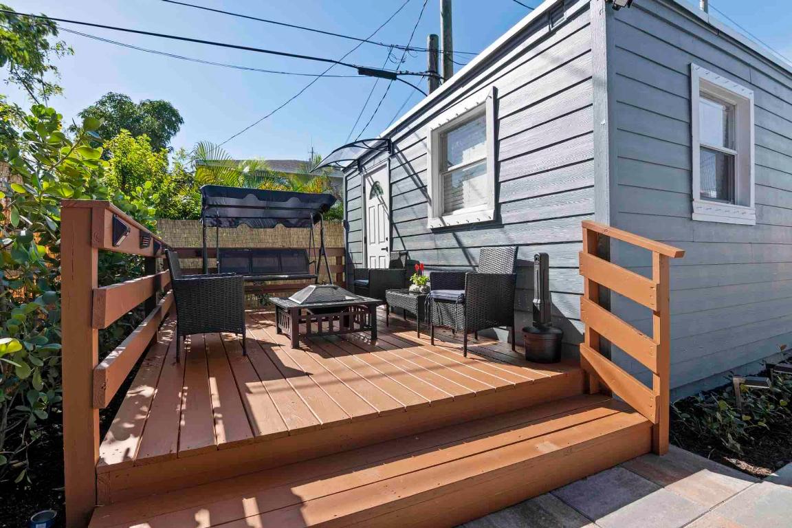 ESTATES OF SOUTH PALM BEACH - Residential Income