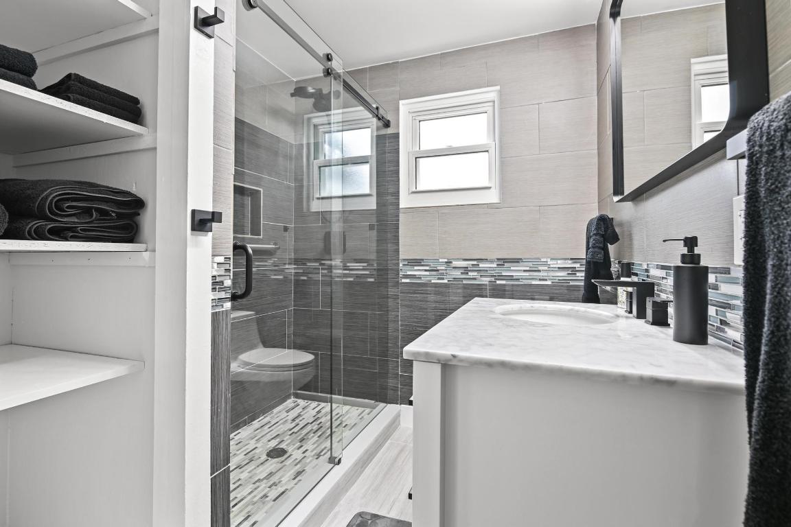 ESTATES OF SOUTH PALM BEACH - Residential Income