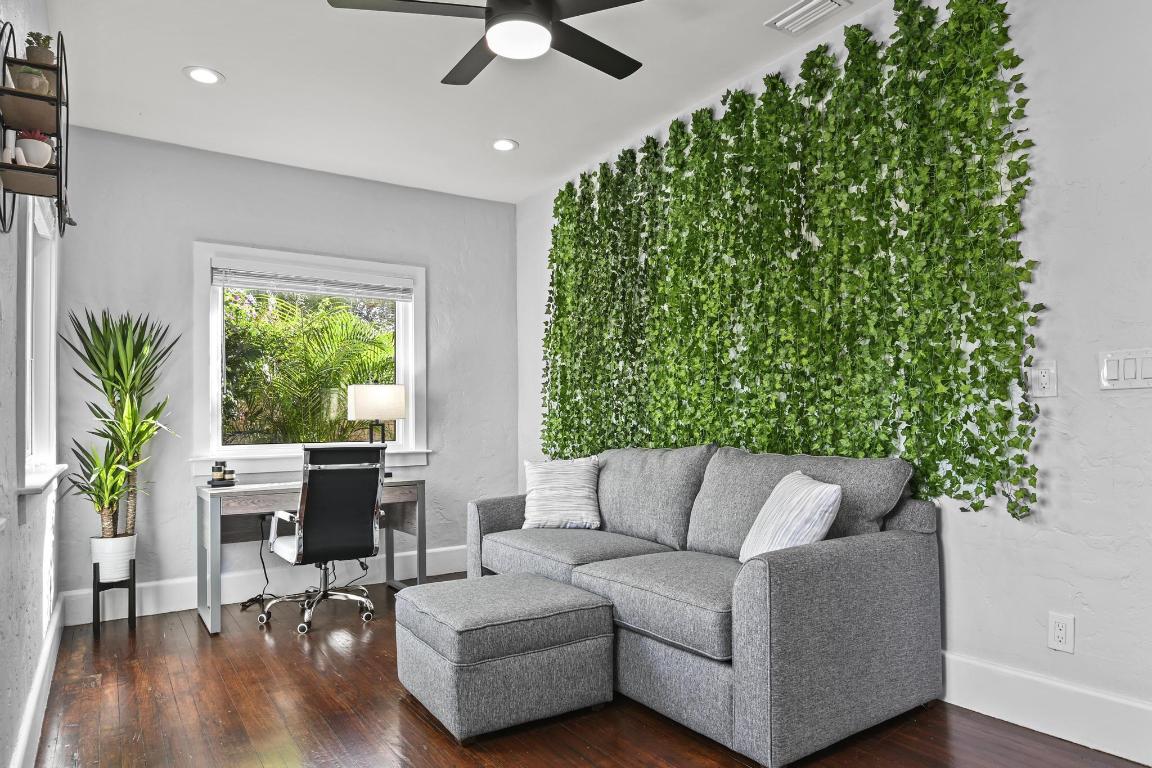 ESTATES OF SOUTH PALM BEACH - Residential Income