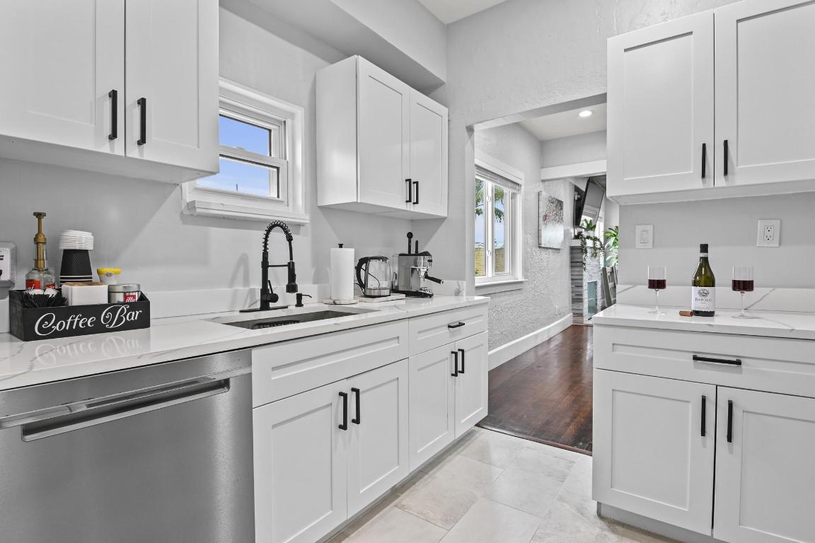 ESTATES OF SOUTH PALM BEACH - Residential Income