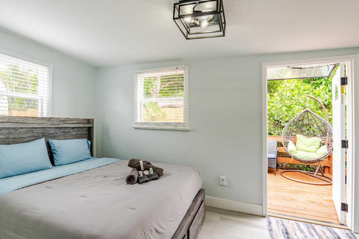 ESTATES OF SOUTH PALM BEACH - Residential Income