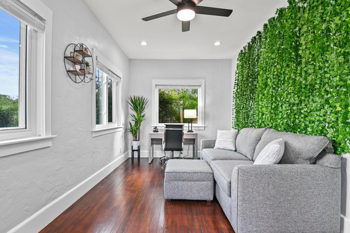 ESTATES OF SOUTH PALM BEACH - Residential Income