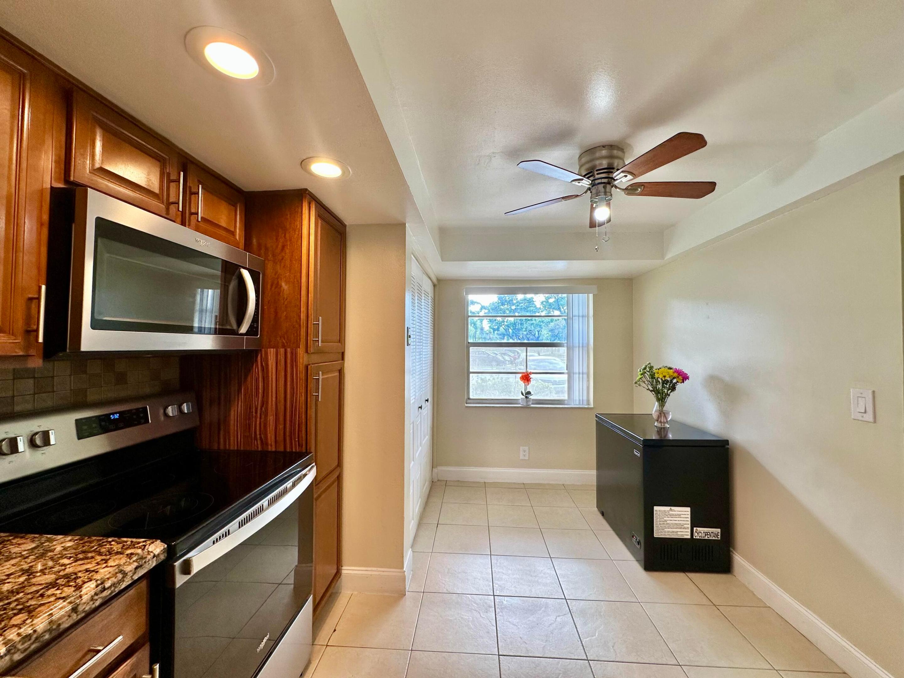 5 OF PALM SPRINGS 2 CONDO - Residential