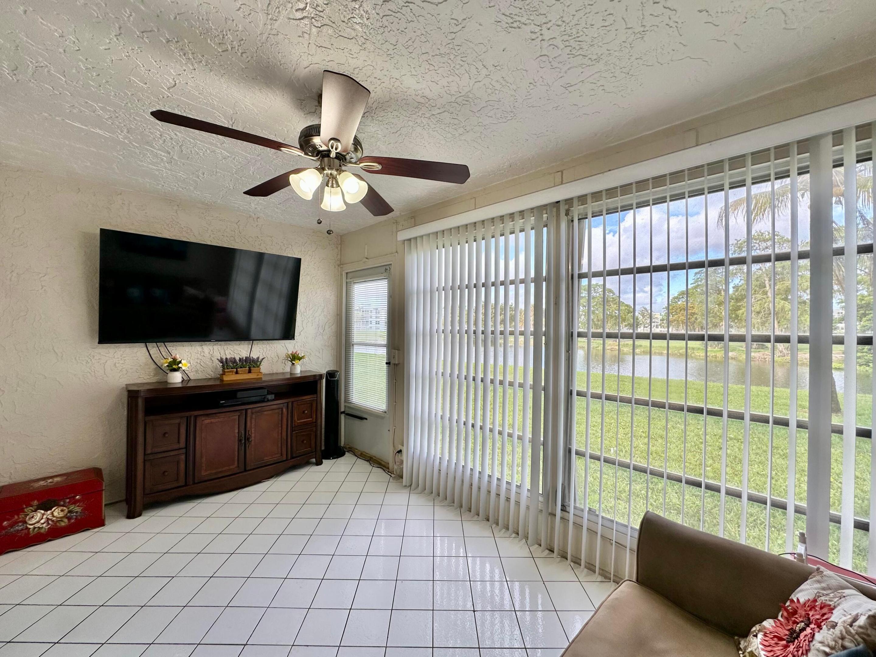 5 OF PALM SPRINGS 2 CONDO - Residential
