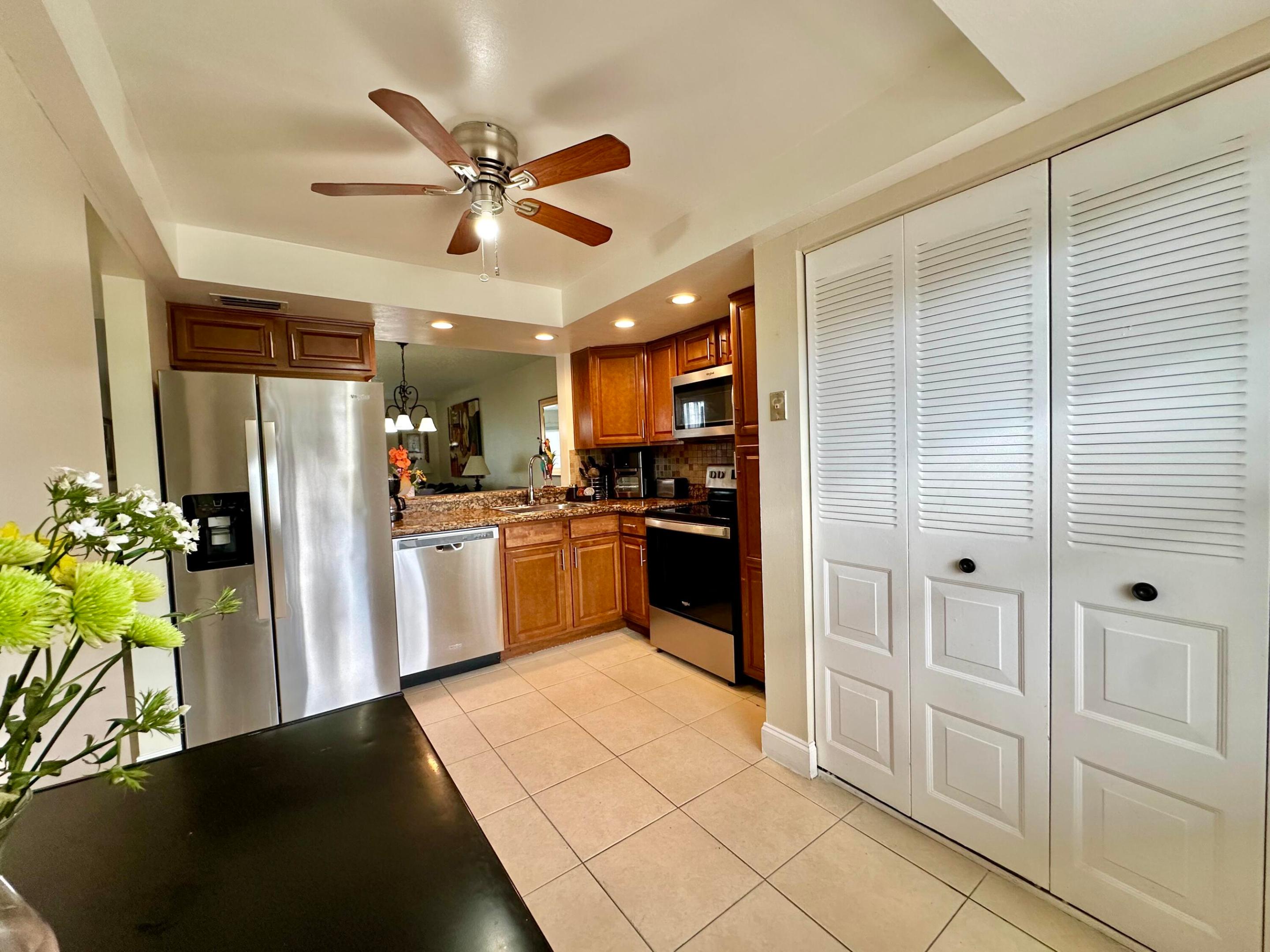 5 OF PALM SPRINGS 2 CONDO - Residential