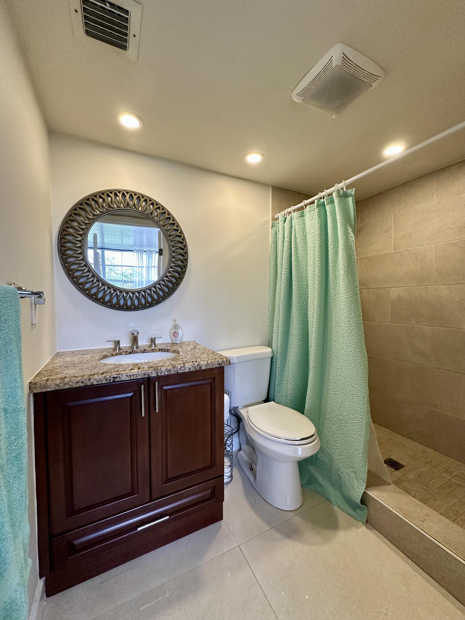 5 OF PALM SPRINGS 2 CONDO - Residential